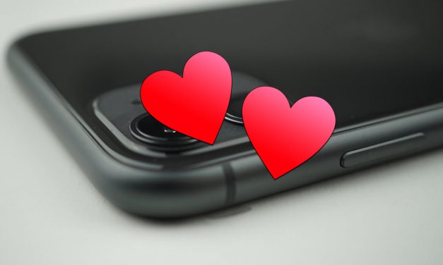 Nie mówcie tego głośno w domu… iPhone zwiększa szansę na randkę o 76%!