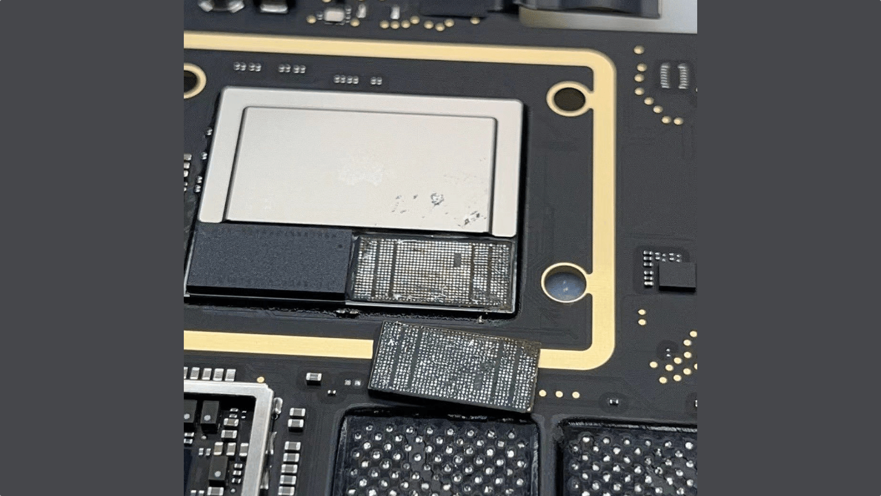M1 z wylutowaną pamięcią RAM